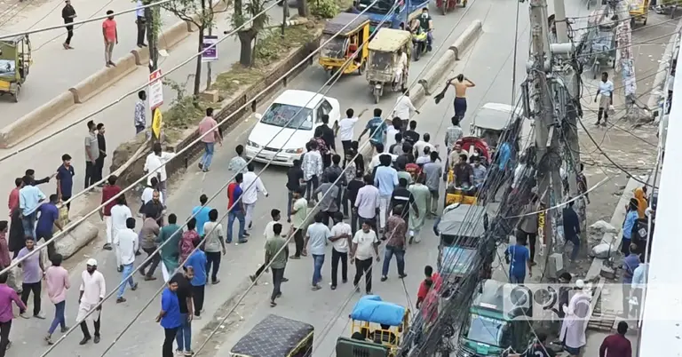 নারায়ণগঞ্জে সিটি করপোরেশনের কর্মচারীদের ওপর হামলা